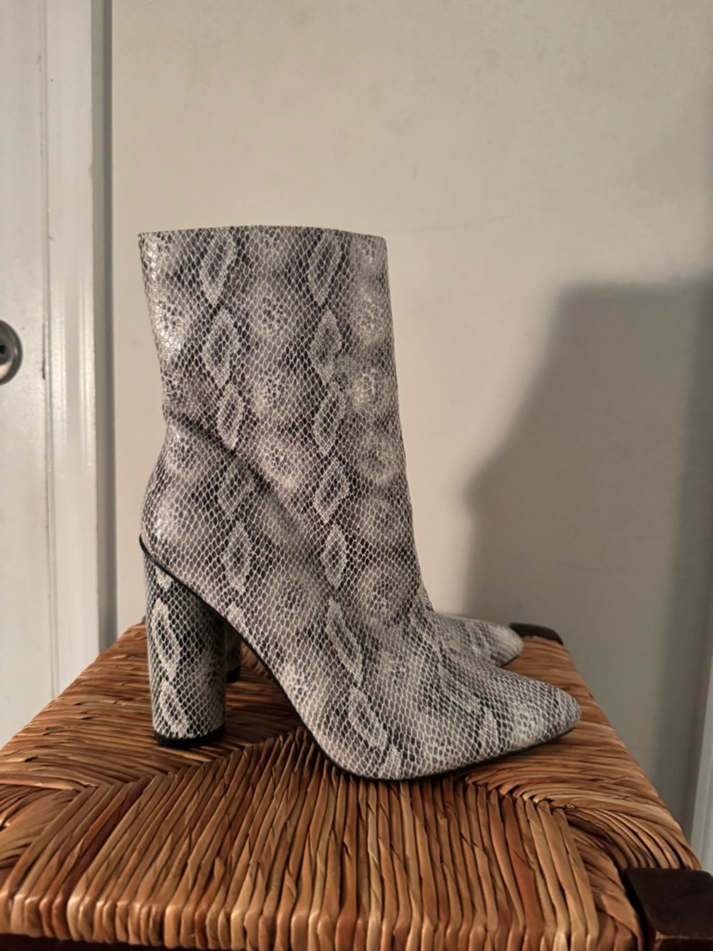 Fashion Nova Snake-Print Block Heel Ankle Boots - White/Gray/black size 8.5 - Picture 3 of 6
